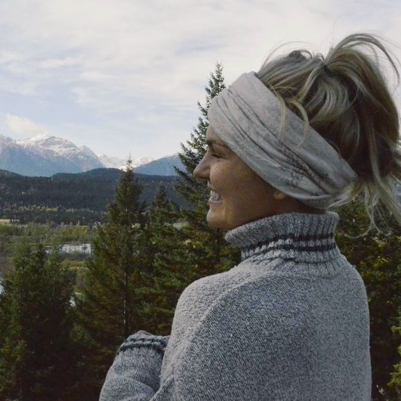 Meet your Posher, Laura - Picture 1 of 1